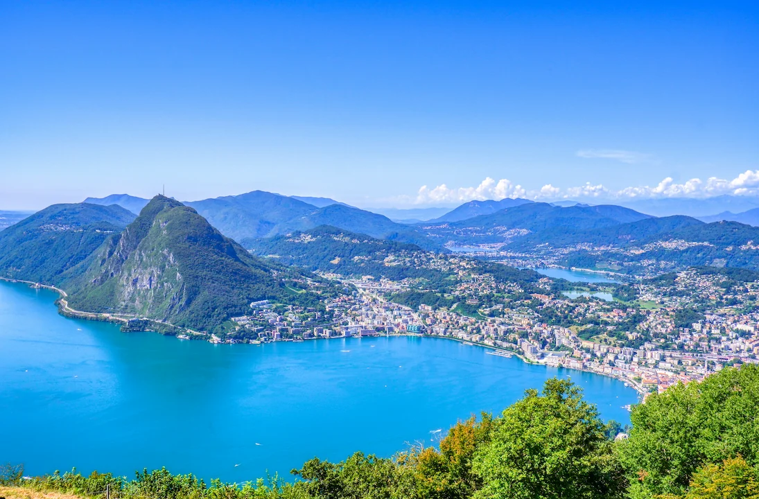 Blick vom Monte Brè auf den Luganersee und Lugano, nahe dem Resort Collina d'Oro